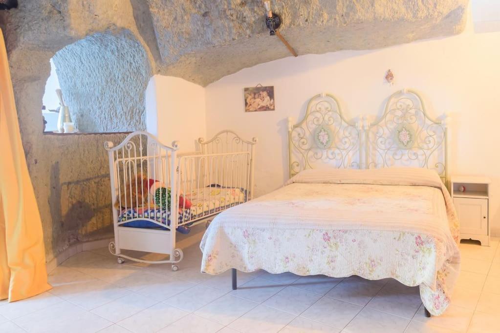 Appartamento In Pietra Di Tufo Verde Ischitana, Forio Форио Экстерьер фото
